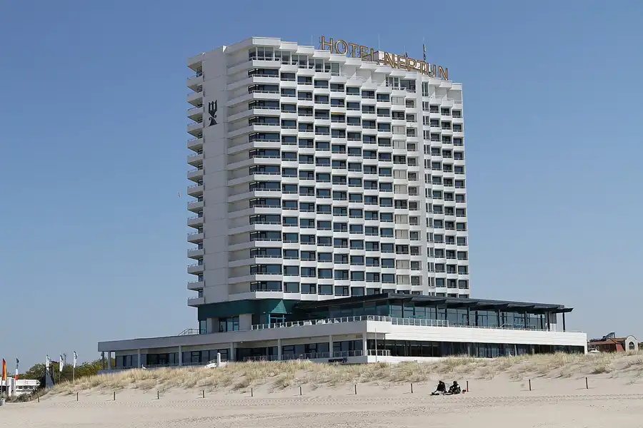 023 | 2011 | Rostock-Warnemünde | Hotel Neptun | © carsten riede fotografie