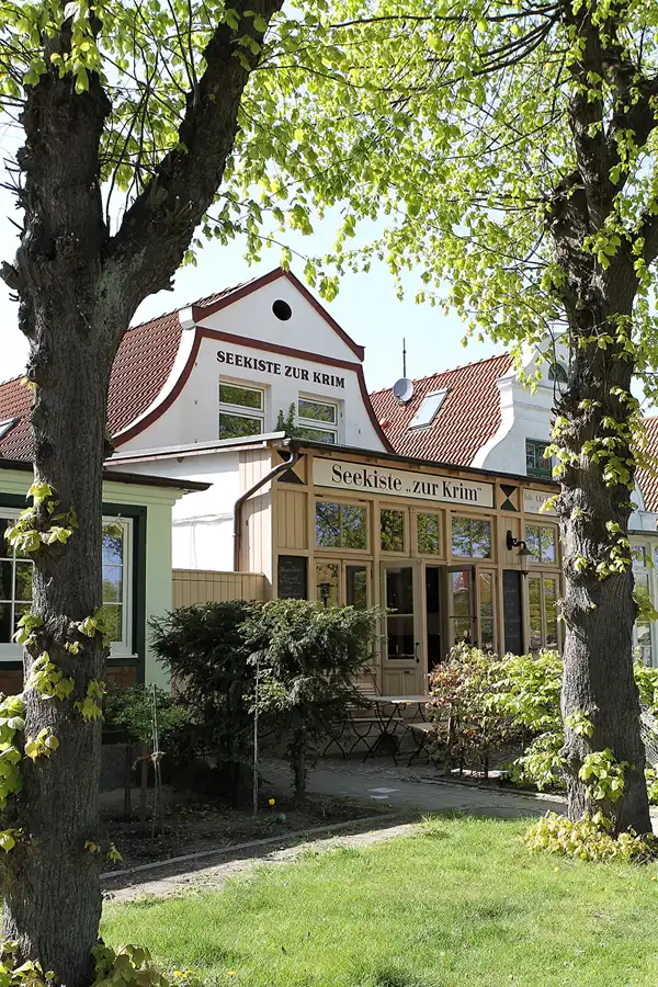 047 | 2011 | Rostock-Warnemünde | Am Strom | © carsten riede fotografie