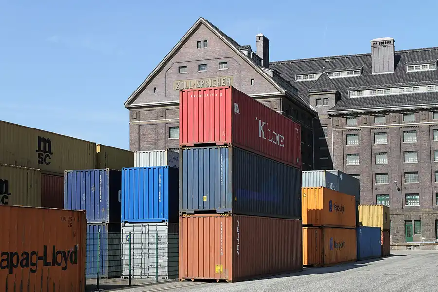 025 | 2011 | Berlin | Westhafen | © carsten riede fotografie