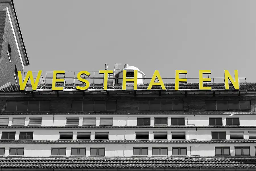 029 | 2011 | Berlin | Westhafen | © carsten riede fotografie