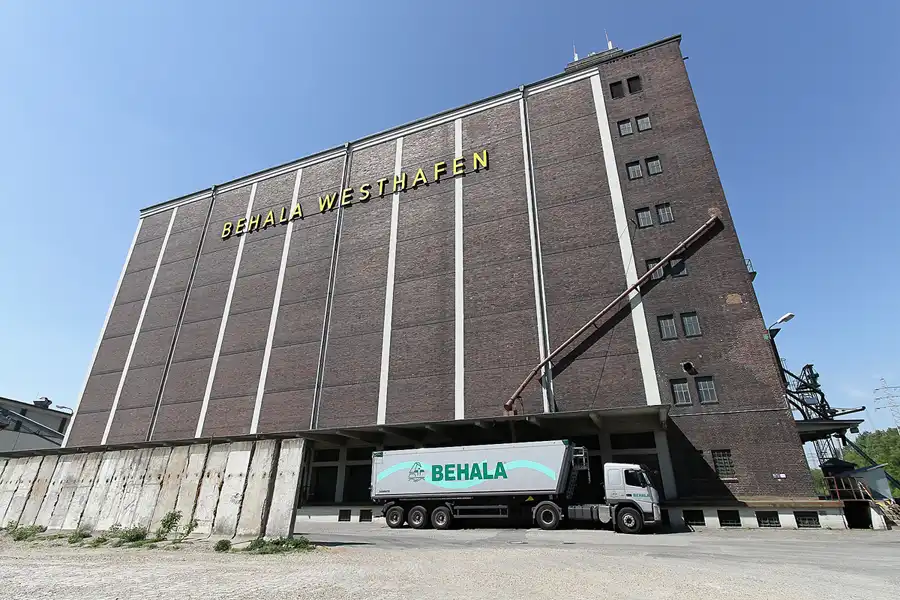 068 | 2011 | Berlin | Westhafen | © carsten riede fotografie