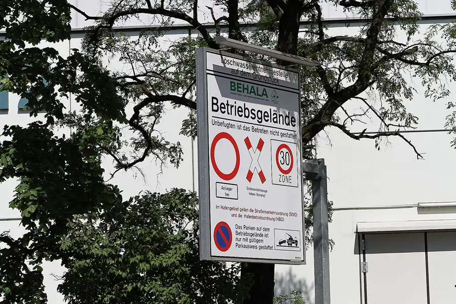 070 | 2011 | Berlin | Westhafen | © carsten riede fotografie