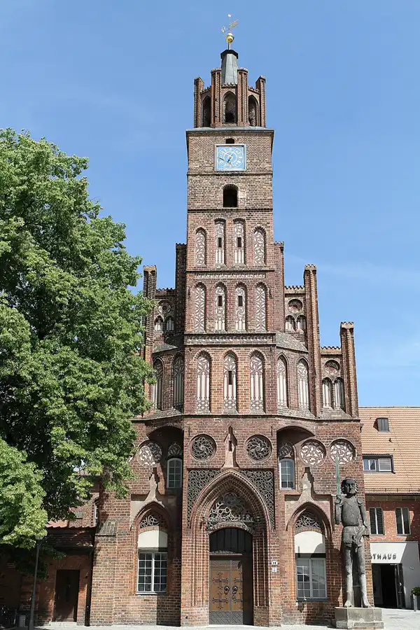 013 | 2011 | Brandenburg | Rathaus | © carsten riede fotografie