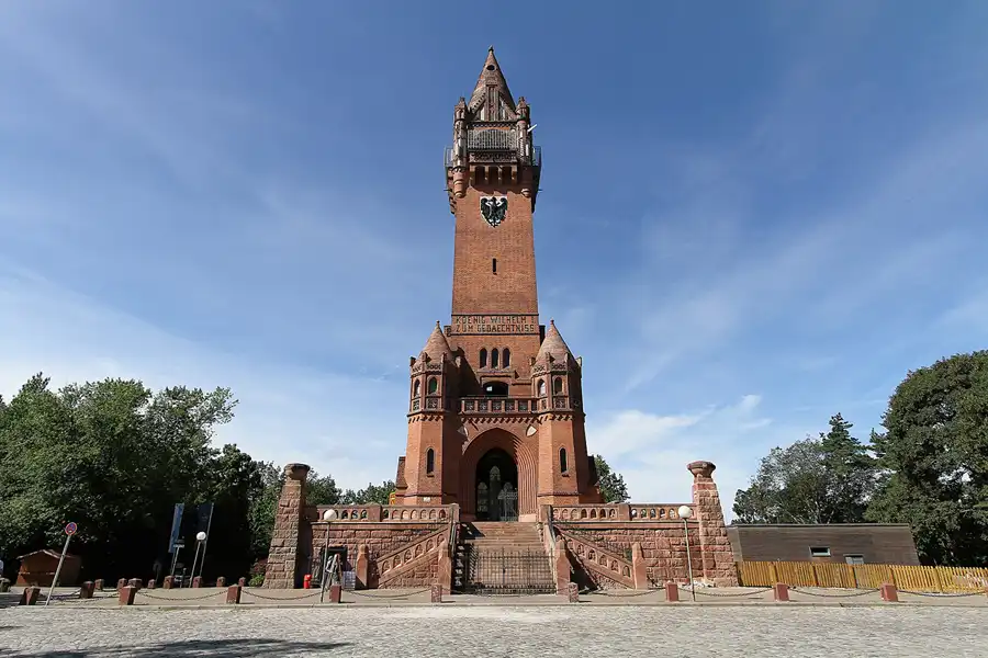 015 | 2011 | Berlin | Grunewaldturm | © carsten riede fotografie