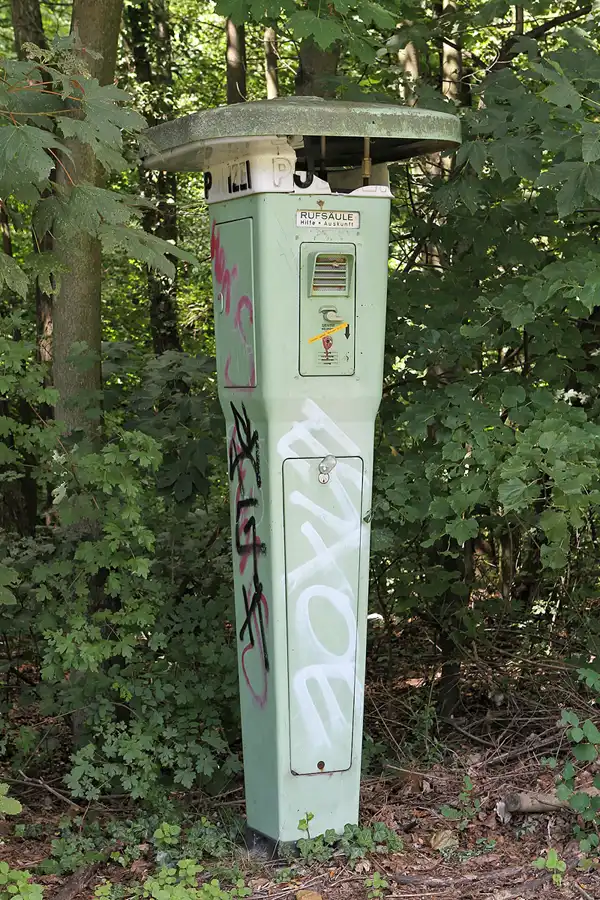 054 | 2011 | Berlin | Teufelsseechaussee | © carsten riede fotografie