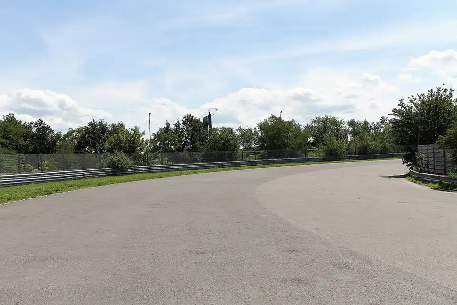 026 | 2011 | Berlin | Avus Nordkurve | © carsten riede fotografie