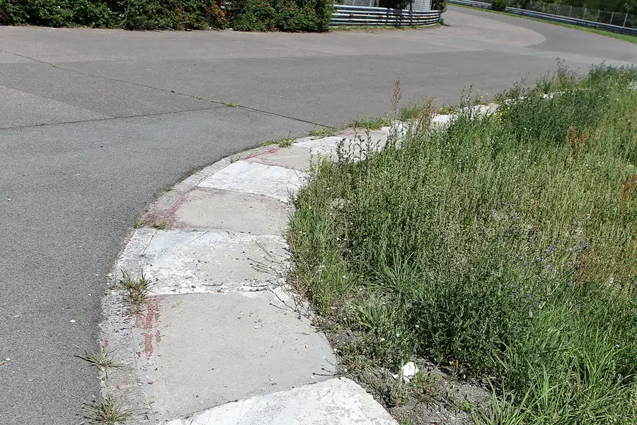 031 | 2011 | Berlin | Avus Nordkurve | © carsten riede fotografie