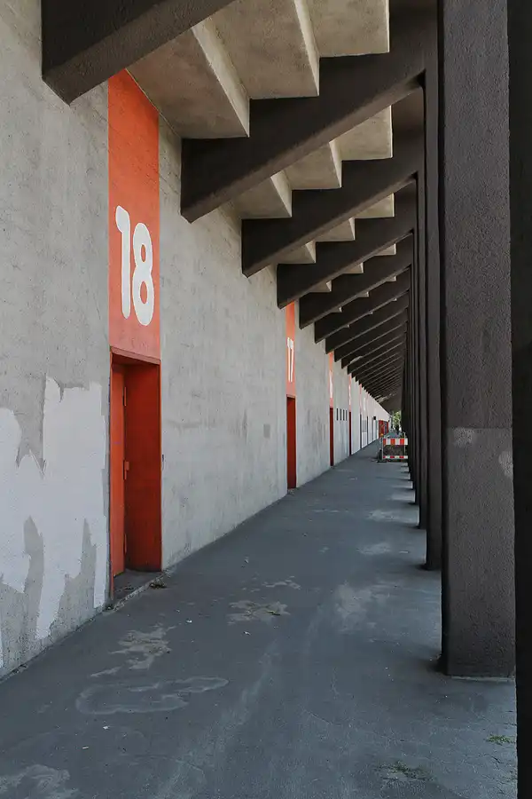 038 | 2011 | Berlin | Messedamm – Rückseite der Avus Tribünen | © carsten riede fotografie