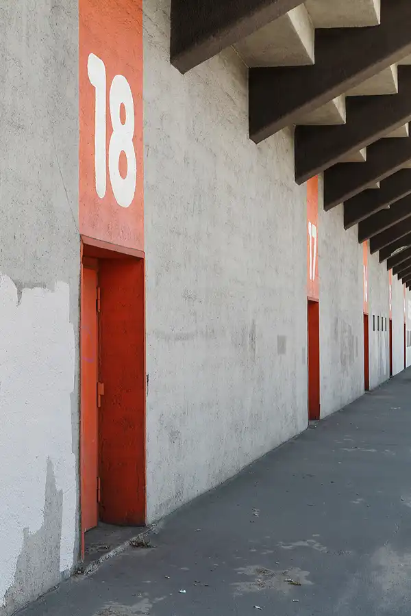 039 | 2011 | Berlin | Messedamm – Rückseite der Avus Tribünen | © carsten riede fotografie