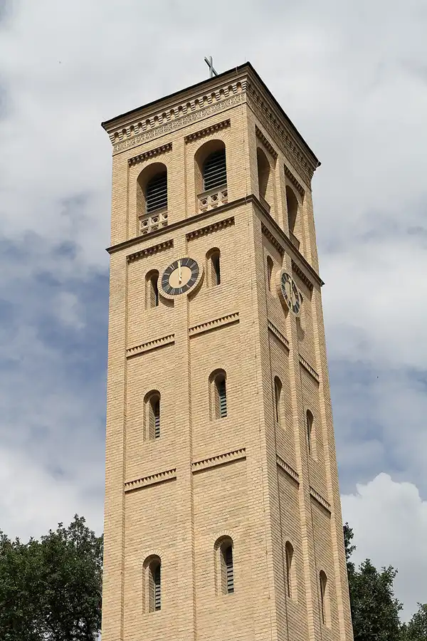 081 | 2011 | Potsdam | Bornstedter Kirche | © carsten riede fotografie