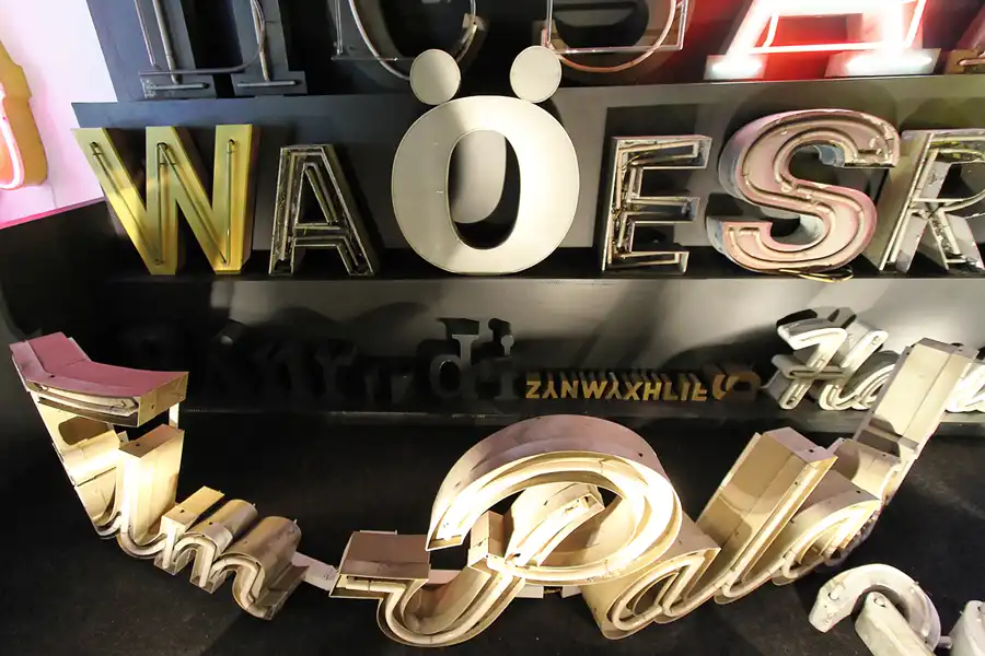 001 | 2011 | Berlin | Buchstabenmuseum | © carsten riede fotografie