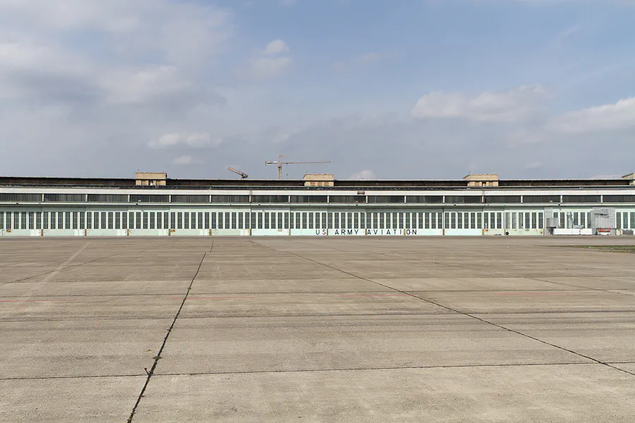 026 | 2011 | Berlin | Tempelhof Field | © carsten riede fotografie