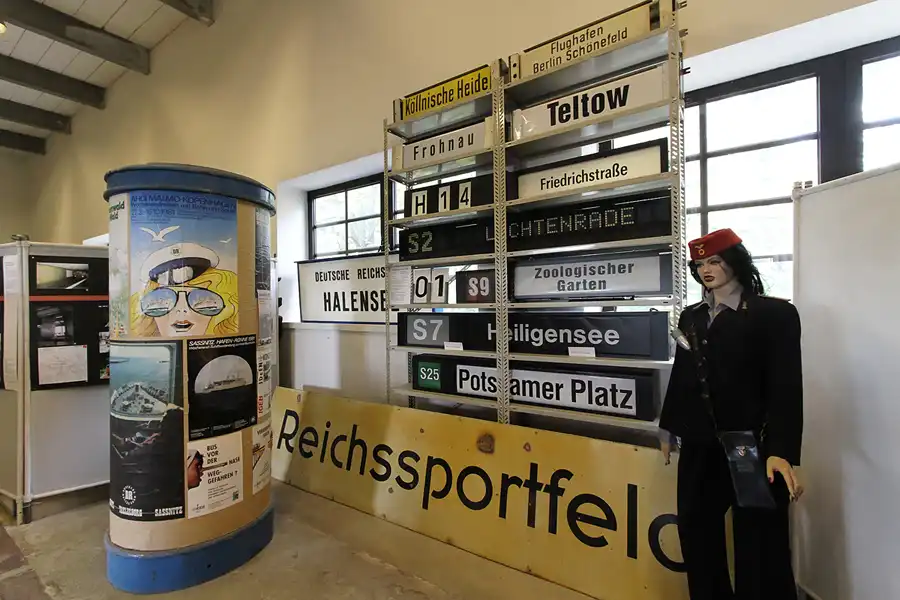 070 | 2011 | Griebnitzsee | S-Bahn Museum | © carsten riede fotografie