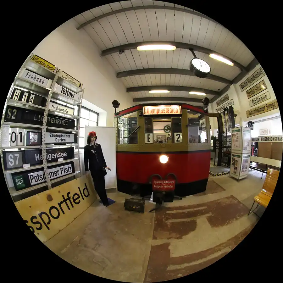 081 | 2011 | Griebnitzsee | S-Bahn Museum | © carsten riede fotografie