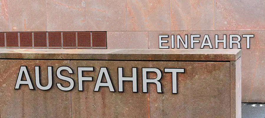 044 | 2011 | Potsdam | Hans-Henning von Tresckow Strasse | © carsten riede fotografie