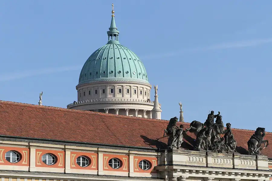 047 | 2011 | Potsdam | Breite Strasse – Filmmuseum + Nikolaikirche | © carsten riede fotografie
