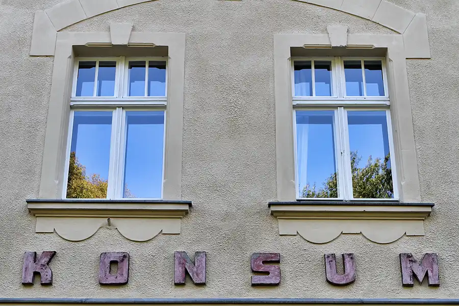 093 | 2011 | Klein Glienicke | Waldmüllerstrasse | © carsten riede fotografie