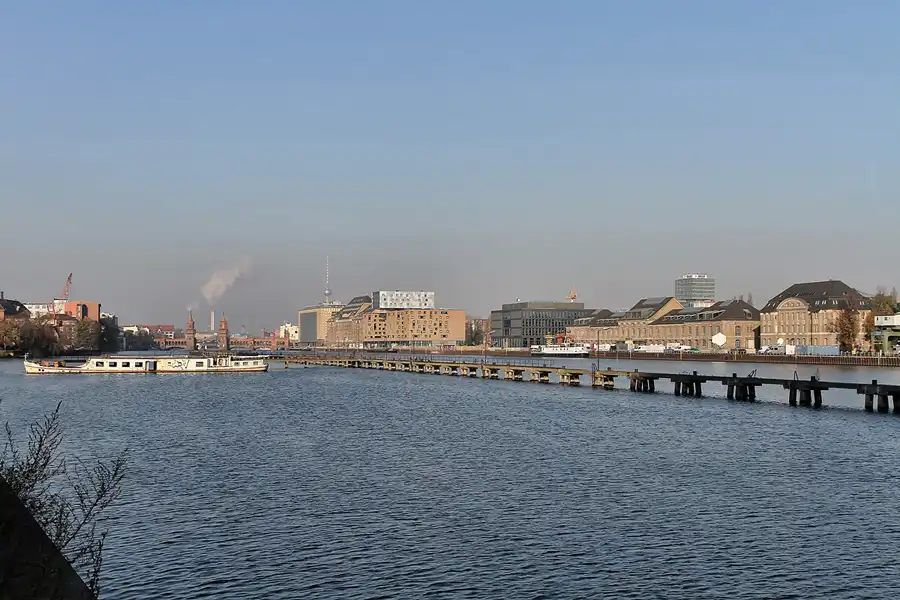 013 | 2011 | Berlin | Osthafen | © carsten riede fotografie