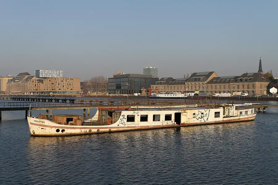 014 | 2011 | Berlin | Osthafen | © carsten riede fotografie