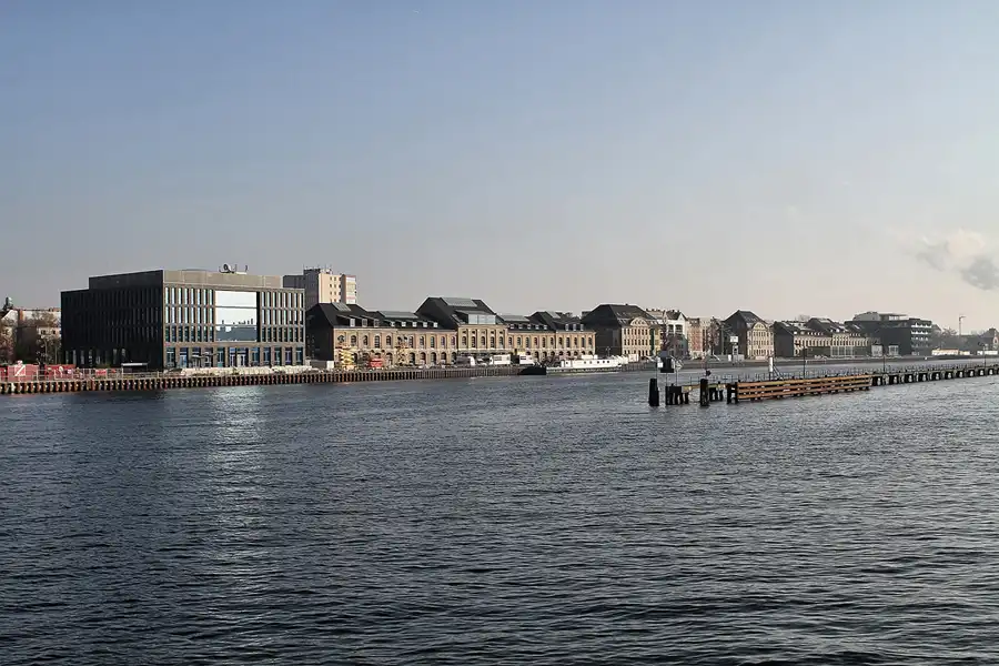 033 | 2011 | Berlin | Osthafen | © carsten riede fotografie