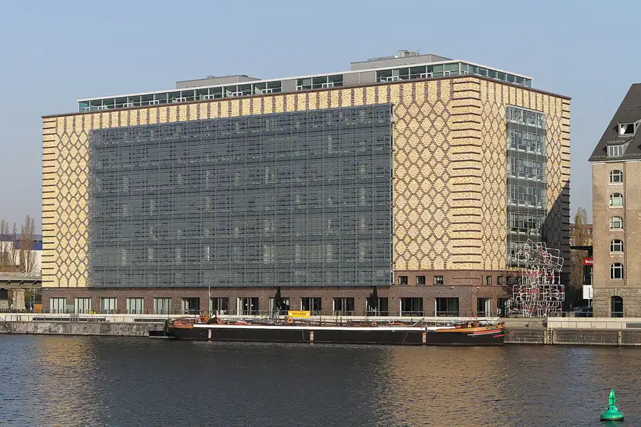 036 | 2011 | Berlin | Osthafen – Universal Music | © carsten riede fotografie