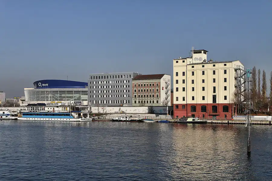 050 | 2011 | Berlin | Osthafen – Blick von der Oberbaumbrücke – O2 World | © carsten riede fotografie