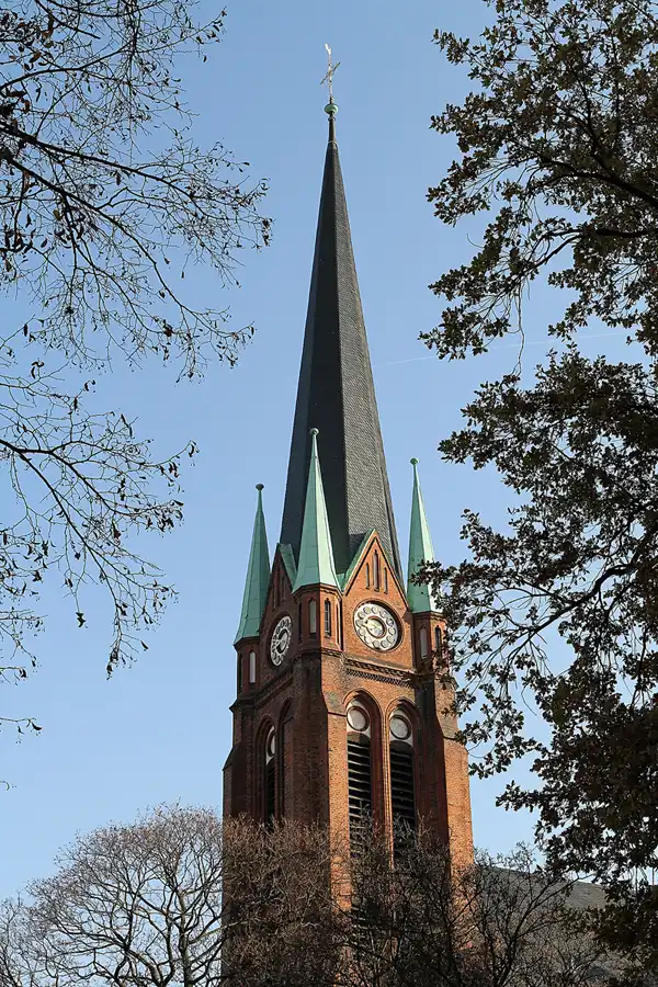 096 | 2011 | Berlin | Nöldnerstrasse – Erlöserkirche | © carsten riede fotografie