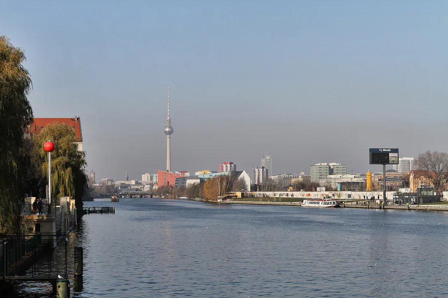 049 | 2011 | Berlin | Osthafen – Blick von der Oberbaumbrücke | © carsten riede fotografie