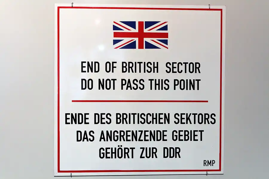 039 | 2011 | Berlin | Alliierten Museum | © carsten riede fotografie