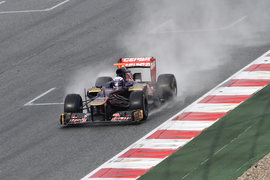 114 | 2012 | Barcelona | Toro Rosso-Ferrari STR7 | Daniel Ricciardo | © carsten riede fotografie