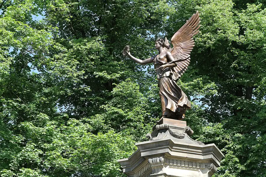 020 | 2012 | Bernau bei Berlin | Kriegerdenkmal | © carsten riede fotografie
