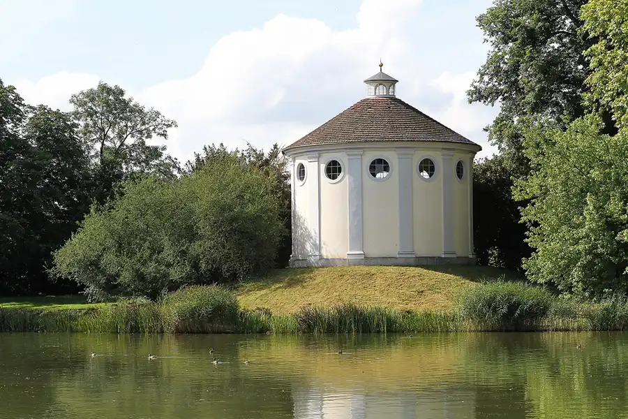 027 | 2012 | Wörlitz | Das Wörlitzer Gartenreich – ehemalige Synagoge | © carsten riede fotografie
