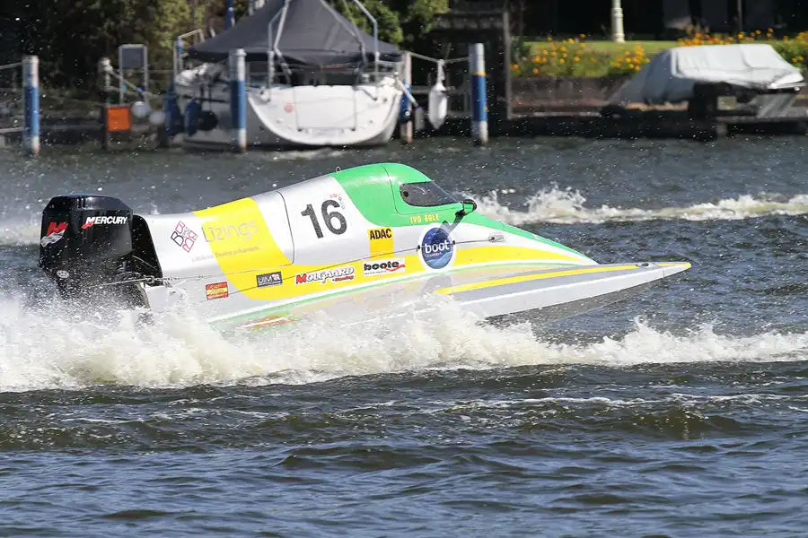 023 | 2012 | Berlin | Regattastrecke Grünau | Motorboot WM + EM – Grosser Preis von Deutschland – ADAC Masters | © carsten riede fotografie