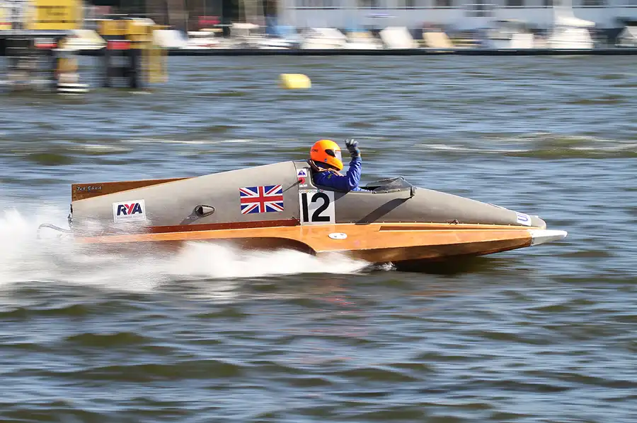 058 | 2012 | Berlin | Regattastrecke Grünau | Motorboot WM + EM – Grosser Preis von Deutschland – Formel R-1000 | © carsten riede fotografie