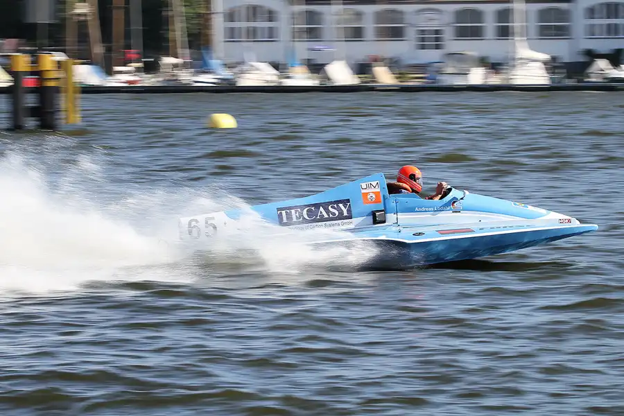 059 | 2012 | Berlin | Regattastrecke Grünau | Motorboot WM + EM – Grosser Preis von Deutschland – Formel R-1000 | © carsten riede fotografie