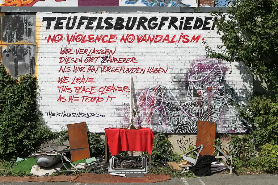 007 | 2012 | Berlin | Field Station Teufelsberg | © carsten riede fotografie