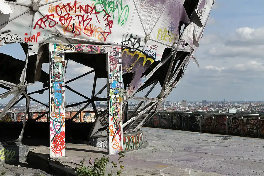 037 | 2012 | Berlin | Field Station Teufelsberg | © carsten riede fotografie