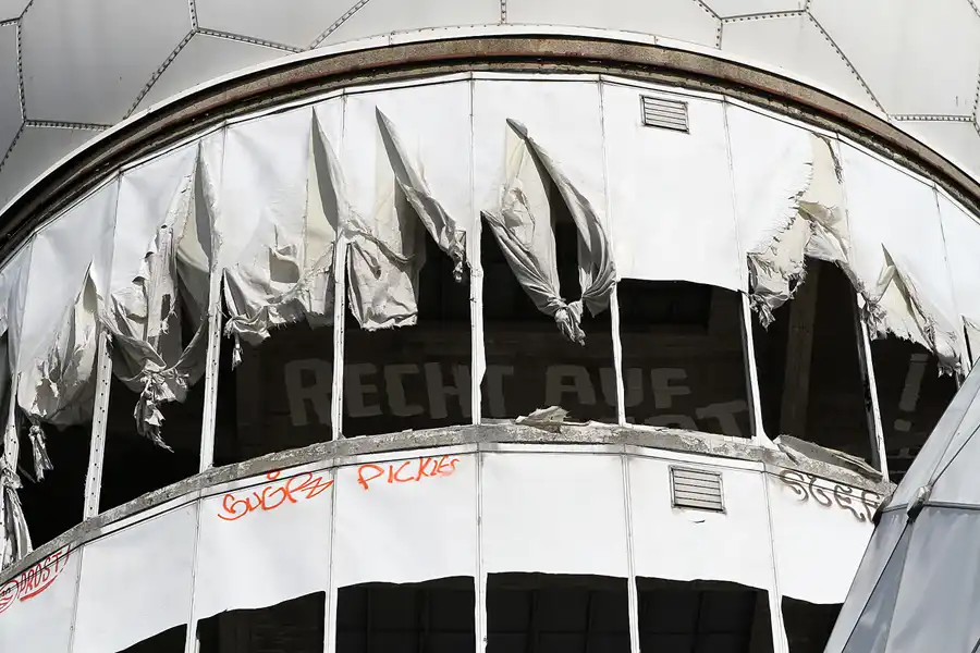 042 | 2012 | Berlin | Field Station Teufelsberg | © carsten riede fotografie