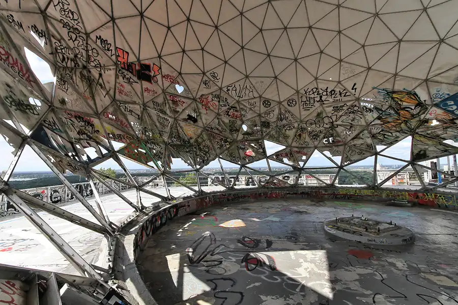 045 | 2012 | Berlin | Field Station Teufelsberg | © carsten riede fotografie