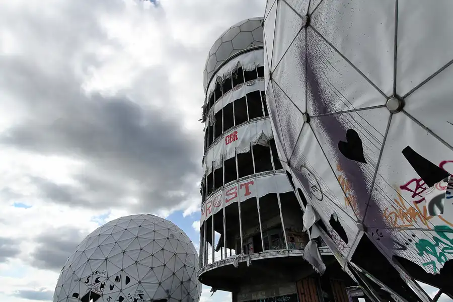048 | 2012 | Berlin | Field Station Teufelsberg | © carsten riede fotografie