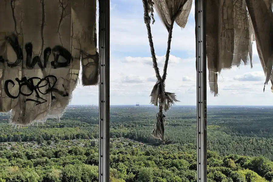 052 | 2012 | Berlin | Field Station Teufelsberg | © carsten riede fotografie
