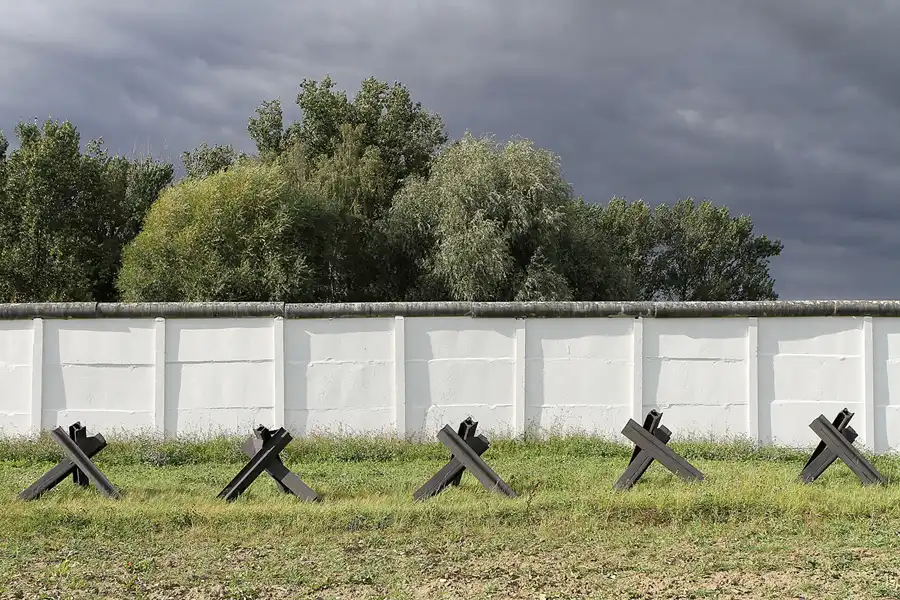 004 | 2012 | Hötensleben | Grenzdenkmal | © carsten riede fotografie