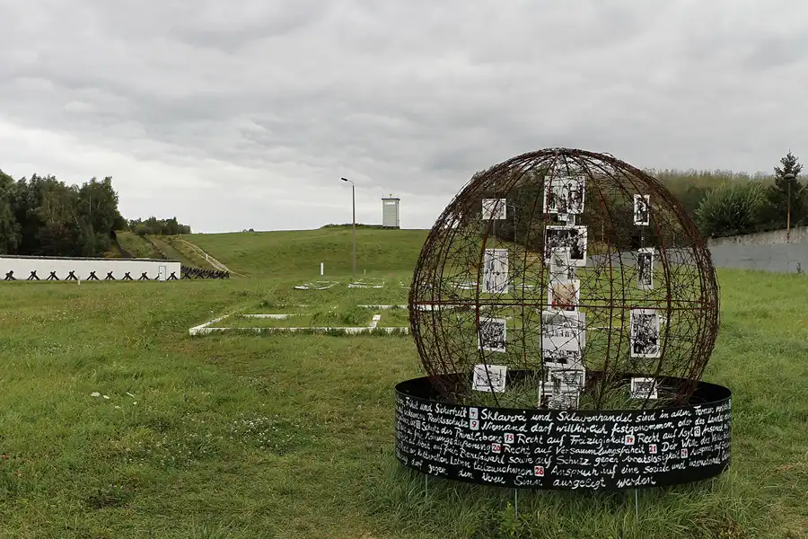026 | 2012 | Hötensleben | Grenzdenkmal | © carsten riede fotografie