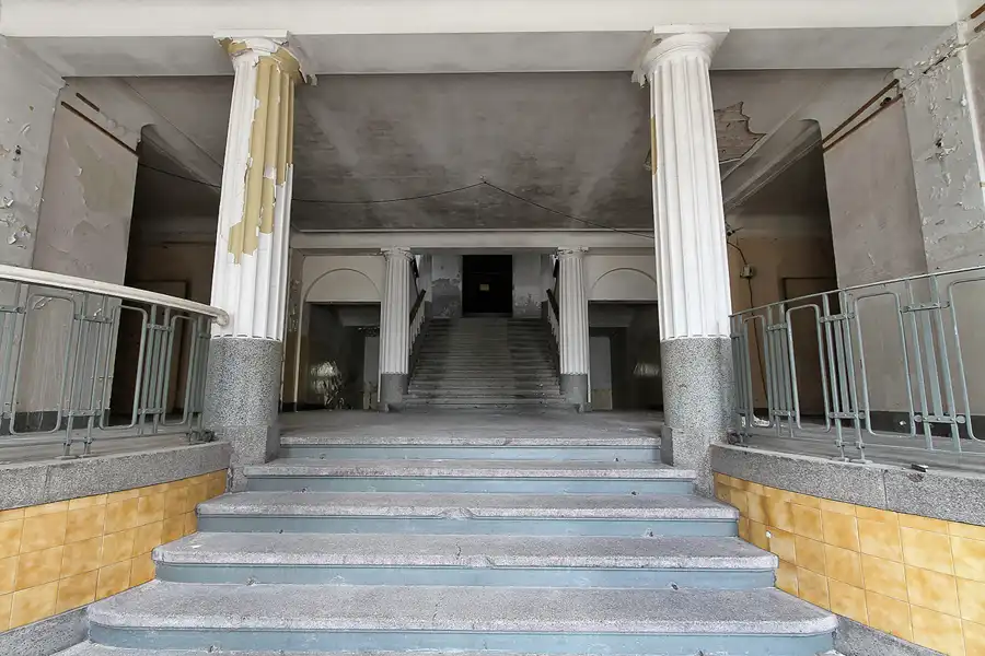 007 | 2012 | Wünsdorf | Das Haus der Offiziere – Hauptgebäude | © carsten riede fotografie