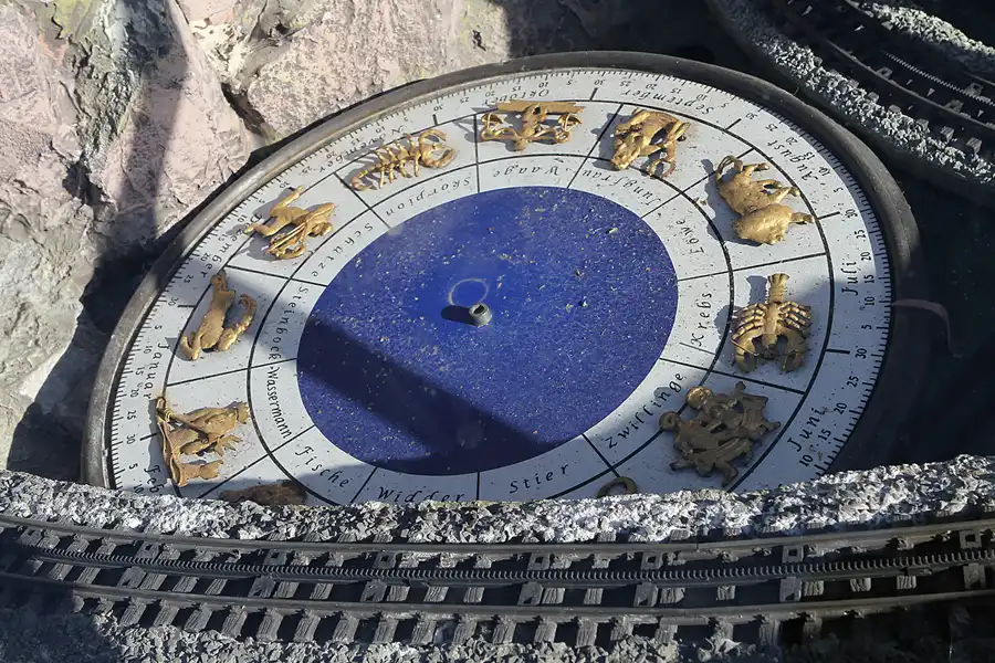 044 | 2012 | Eberswalde | Familiengarten Eberswalde – Die grösste Taschenuhr der Welt | © carsten riede fotografie