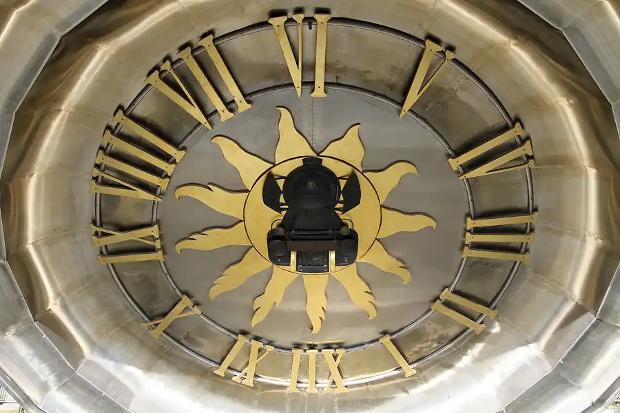 045 | 2012 | Eberswalde | Familiengarten Eberswalde – Die grösste Taschenuhr der Welt | © carsten riede fotografie