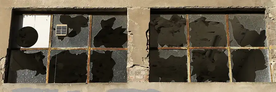 002 | 2012 | Berlin | Streetart im Backkombinat | © carsten riede fotografie