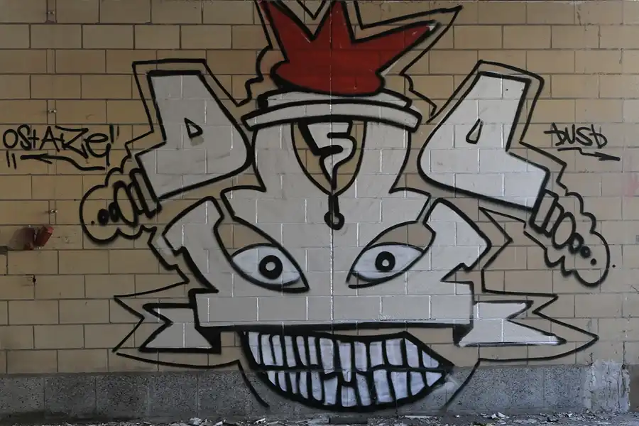 003 | 2012 | Berlin | Streetart im Backkombinat | © carsten riede fotografie