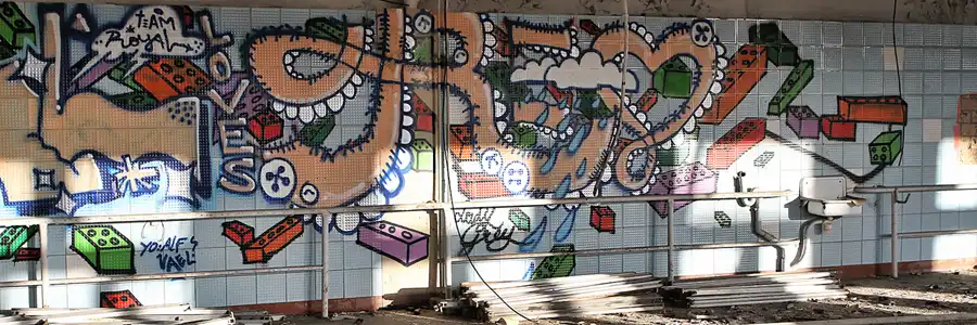 038 | 2012 | Berlin | Streetart im Backkombinat | © carsten riede fotografie