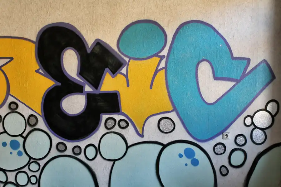 056 | 2012 | Berlin | Streetart im Backkombinat | © carsten riede fotografie